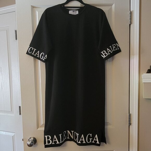 Balenciaga T-Shirt Dress - Picture 2 of 4
